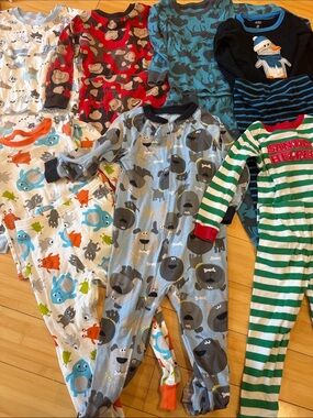 Excellent Condition! BUNDLE! 7! Carter’s Kids Toddler Assorted Pj Sz 24m/2T